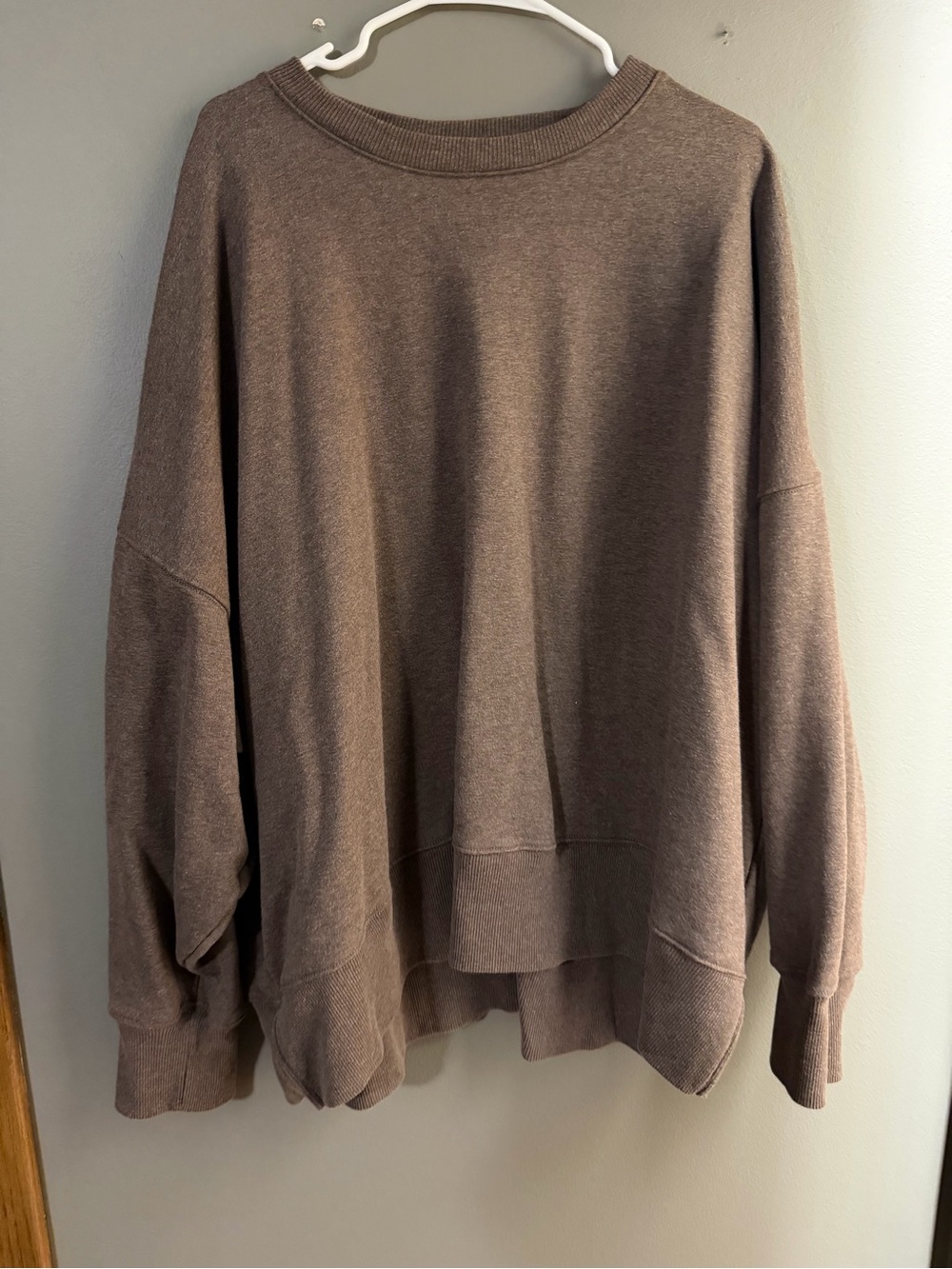American Eagle oversized crewneck